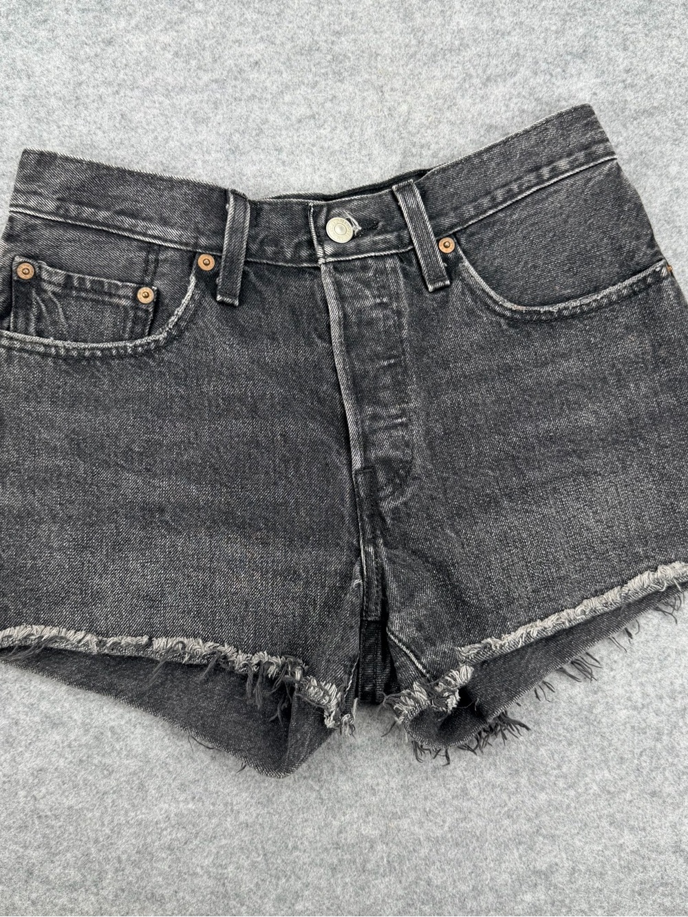 Levis 501 Womens Black Denim Cutoff Shorts Button Fly W26 Distressed 00295